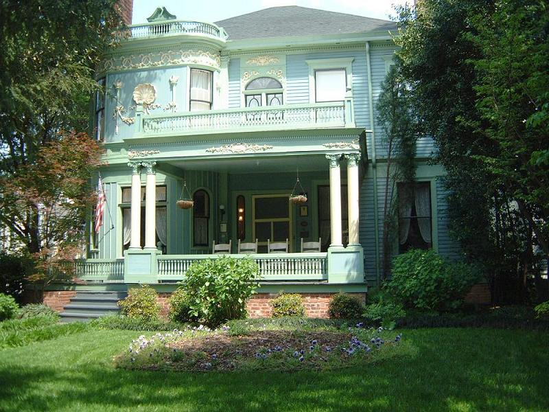 1891 mansion in the heart of Midtown